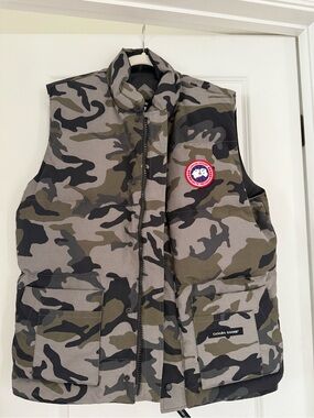 Canada Goose Arctic Program Camo Down Puffer Vest Men’s L/G Large